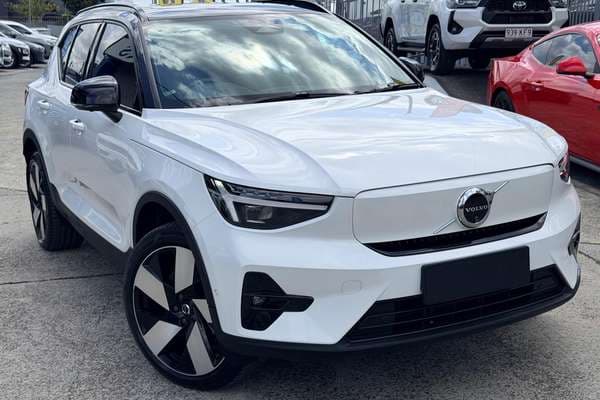 2024 Volvo EX40